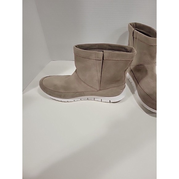 Cole Haan  Women's Waterproof Taupe Bootie Waterproof G16 W04019 Sz 9.5 B - Picture 3 of 16